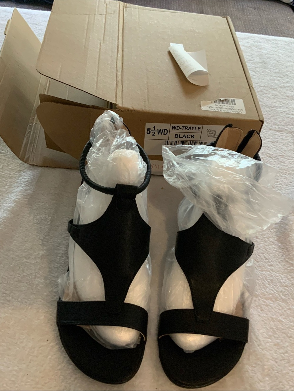 Black Women’s Gladiator Sandals - journne collection size 5.5 new. SKU 3132